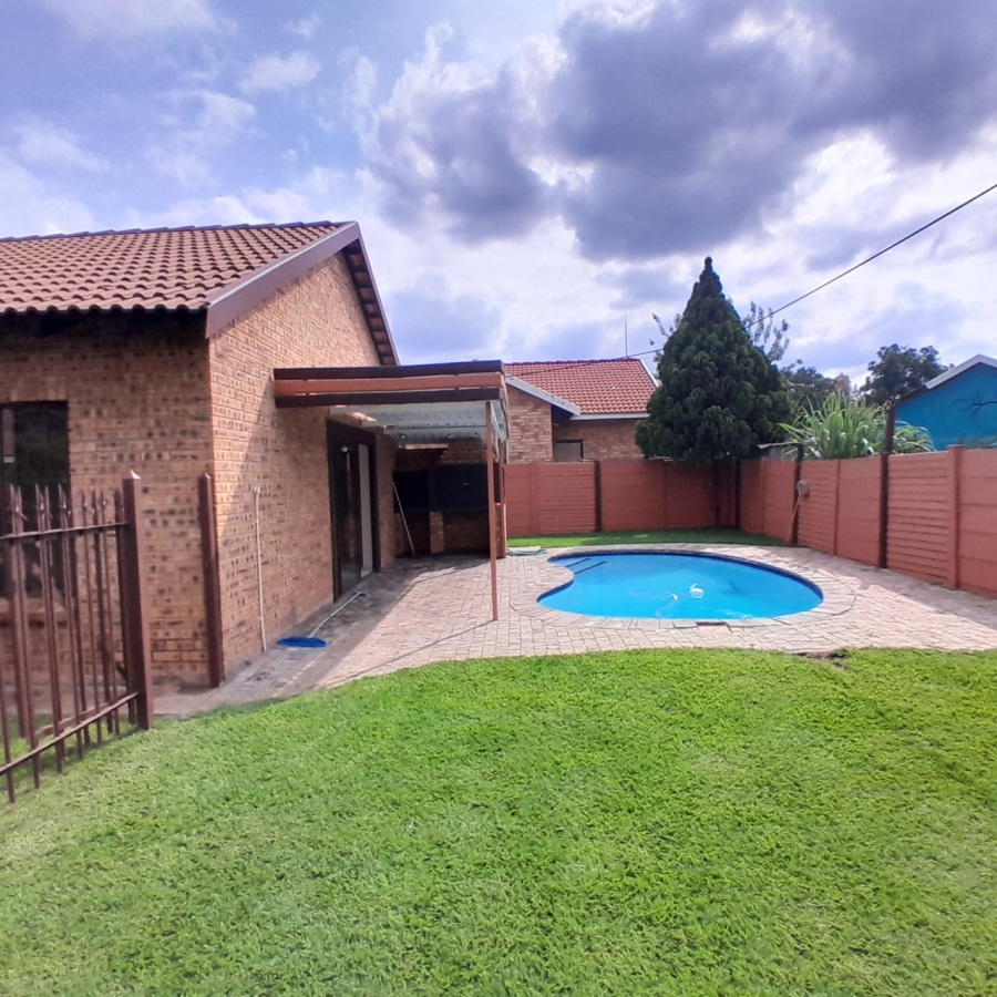 3 Bedroom Property for Sale in Oos Einde North West